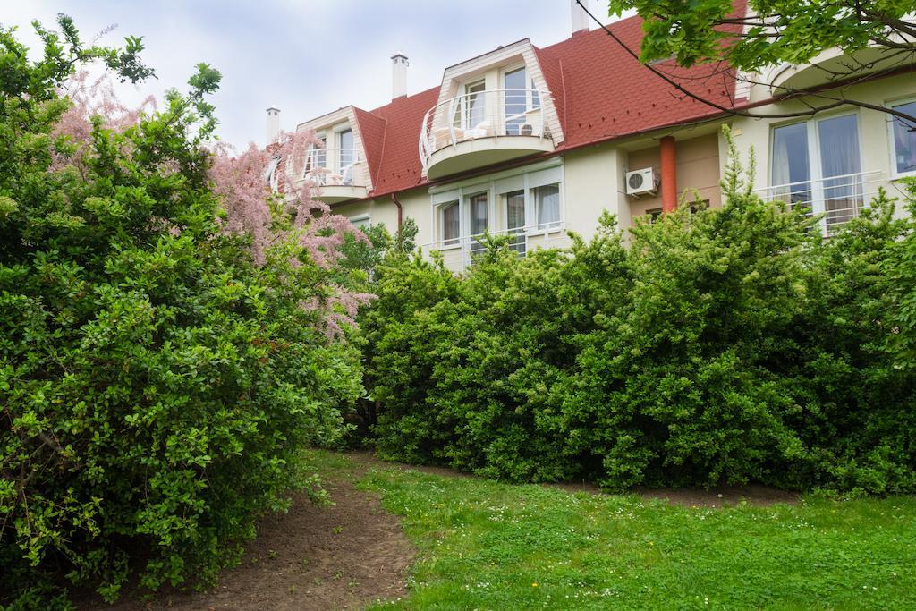 Illes Apartmanok Ii. Хайдусобосло Номер фото